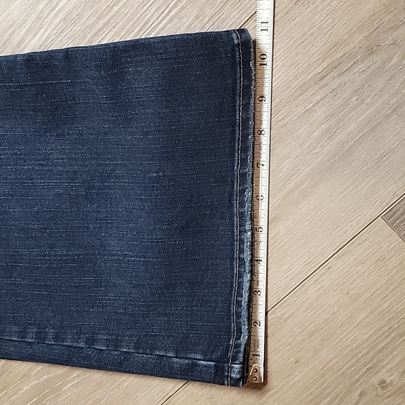 Silver Jeans - Picture 2 of 6